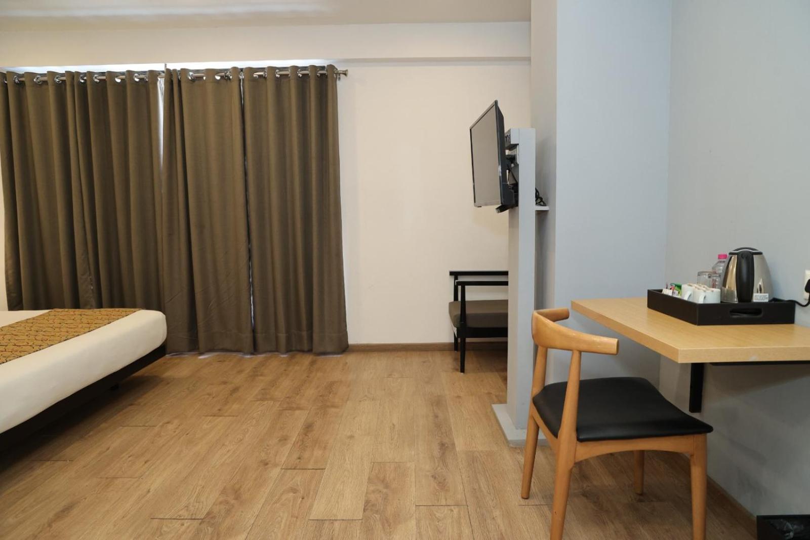 Crayon Hotels Gandhinagar Zewnętrze zdjęcie